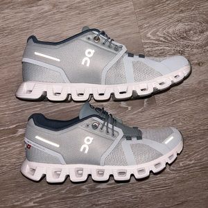 On Cloud Running Sneakers: Cloud 5